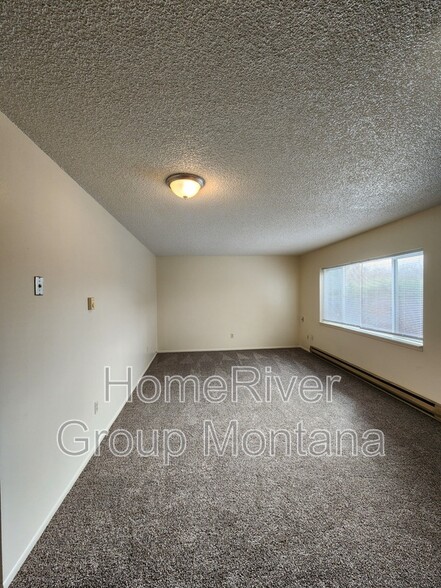 Building Photo - 2111 S 4th St W