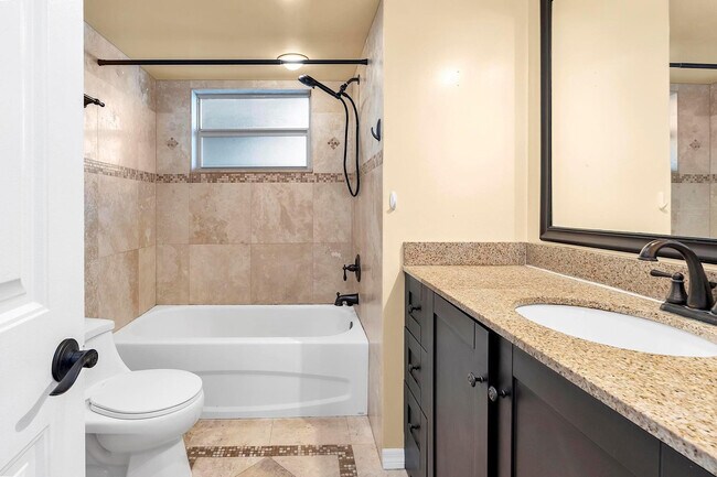 Building Photo - 1690 NE 191st St