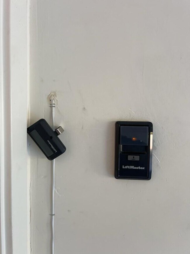 Building Photo - 1010 Mud Pie Ln