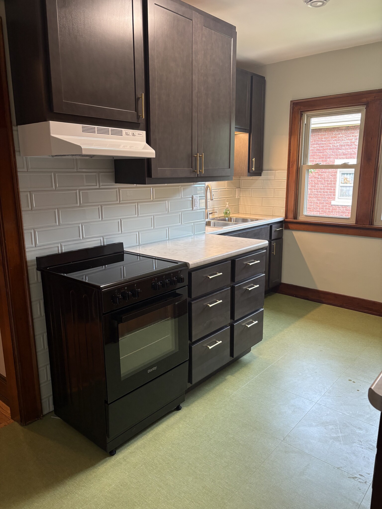 Kitchen - 6615 W Bluemound Rd
