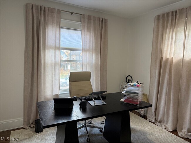 Building Photo - 1320 W 108th St