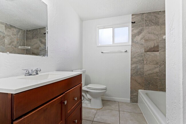 Building Photo - 443 Dorothea Way