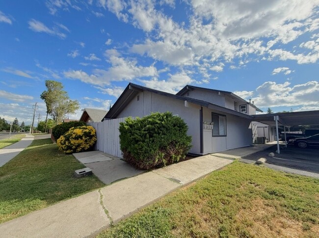 Building Photo - 3310 R St