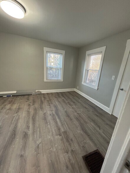 Building Photo - 46 Beech St