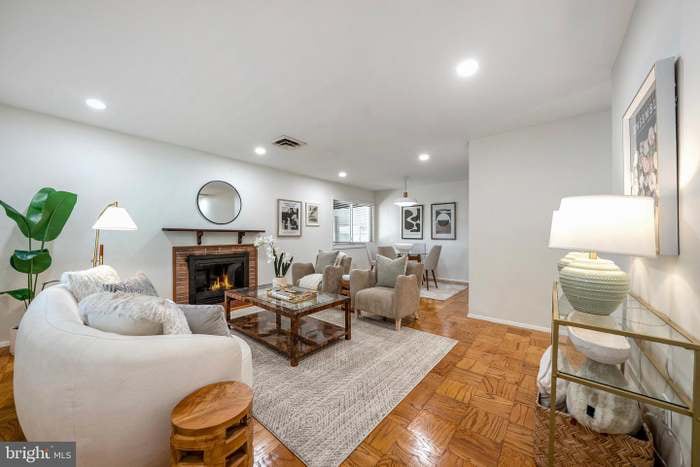 Building Photo - 6206 Yosemite Dr