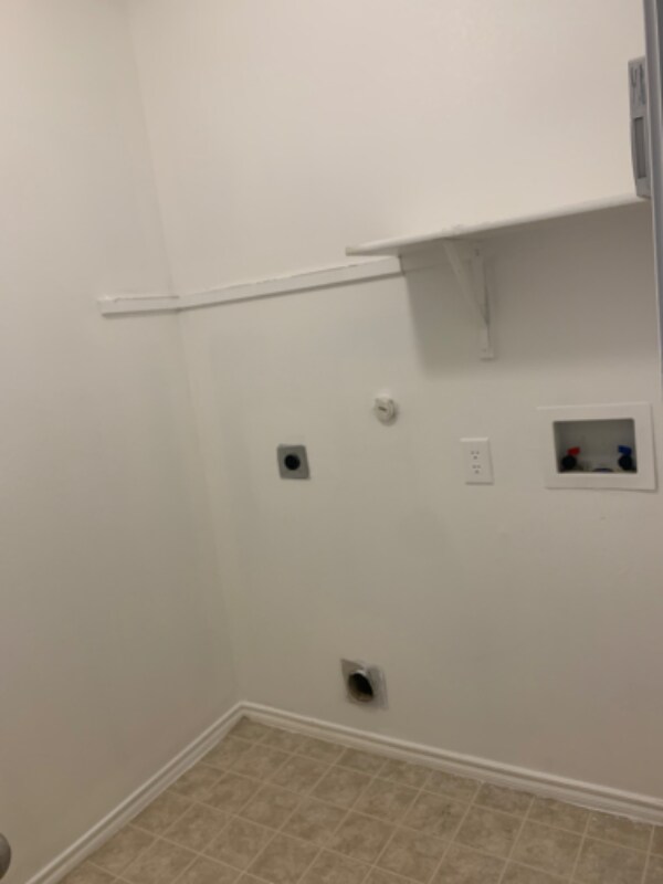 Building Photo - 6212 Thoroughbred Trail