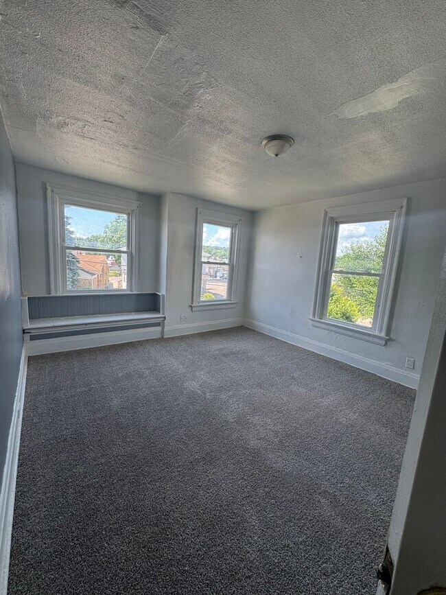 Building Photo - 414-416 Park Ave