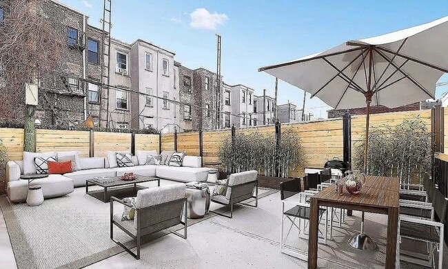 Building Photo - 309 Weirfield St