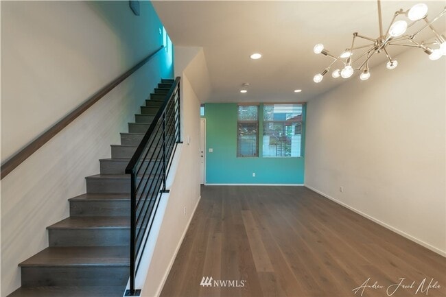Building Photo - 3Bd/2.5Ba Seattle Townhome