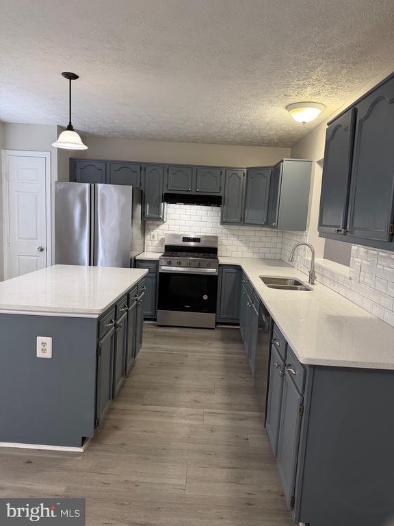 Building Photo - 405 Park Cove Dr