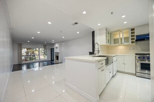 Building Photo - 20 Sea Island Dr