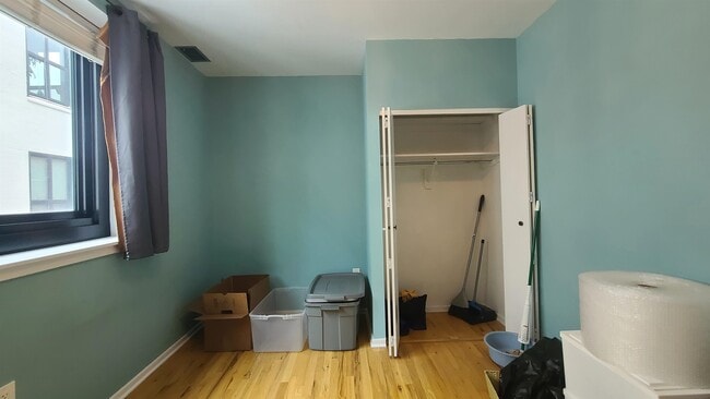 Building Photo - 518-536-536 Gregory Ave