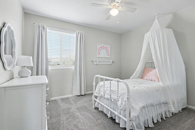 Building Photo - FABULOUS 4 BEDROOM HOME IN CUMBERLAND GREEN FOUNTAIN