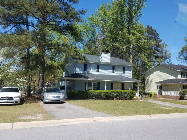 Building Photo - Updated townhouse