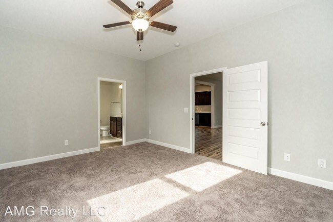 Building Photo - 3 br, 2 bath House - 307 West 1st Street