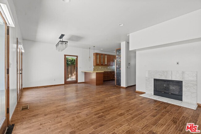 Building Photo - 660 San Juan Ave