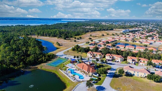 Building Photo - 1736 Pacific Rd