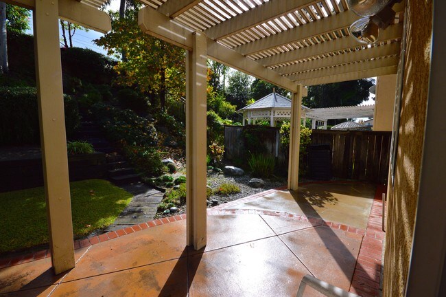 Building Photo - 4102 Castaway Cove