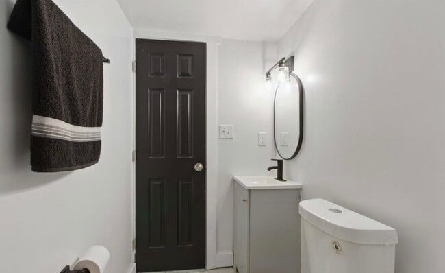 Building Photo - 2582 Edmondson Ave