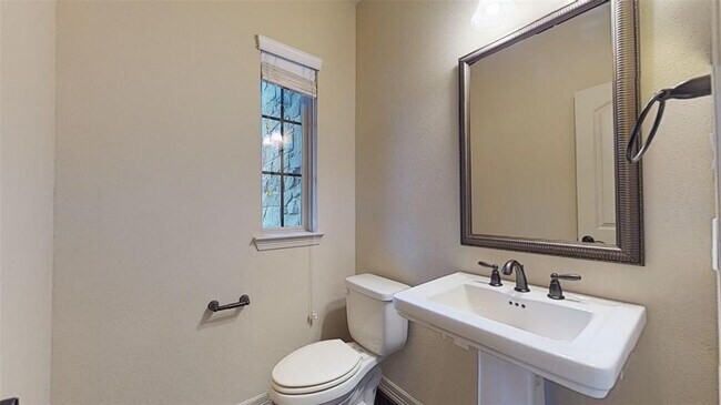 Building Photo - 16807 Chapman Lake Ct