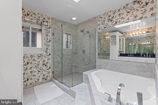 Building Photo - 130 Sayre Dr