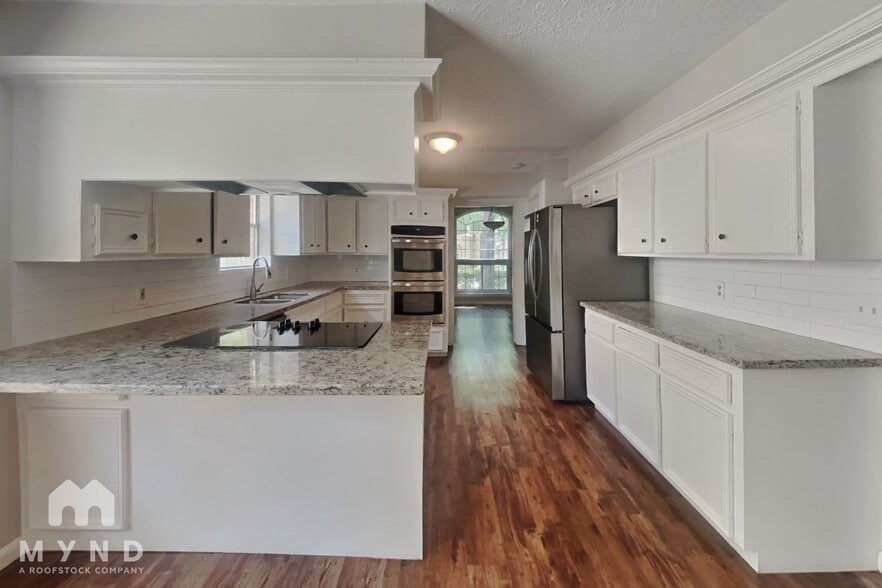 Building Photo - 16915 Misty Creek Dr
