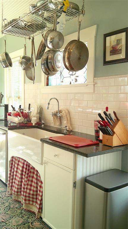 Building Photo - 303 E Plymouth St