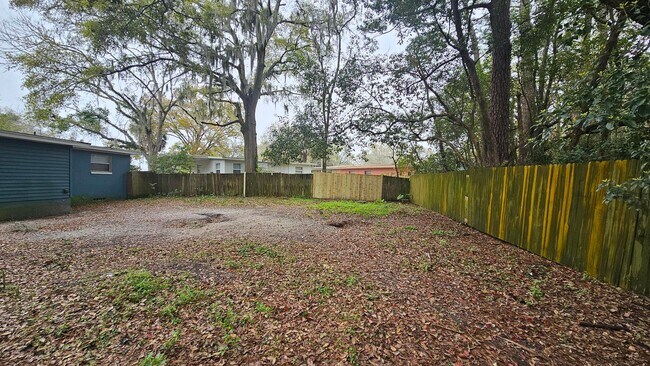 Building Photo - 3912 Robert C Weaver Dr