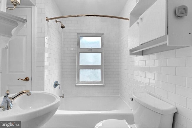 Building Photo - 1613 Laurel St