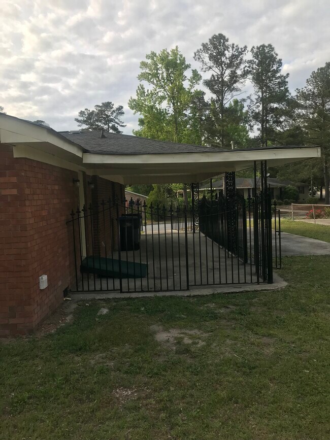 Building Photo - 3604 Abbey Rd