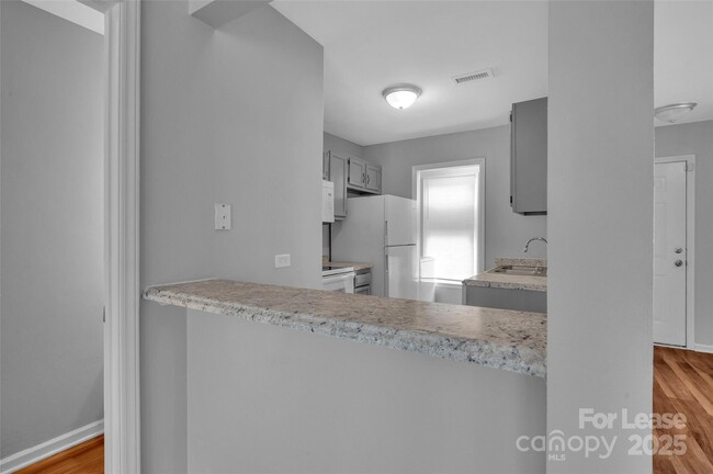 Building Photo - 3142 Driftwood Dr