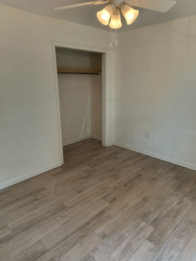 Building Photo - PRICED REDUCED Wonderful 2 Bedroom 1.5 Bathroom condo