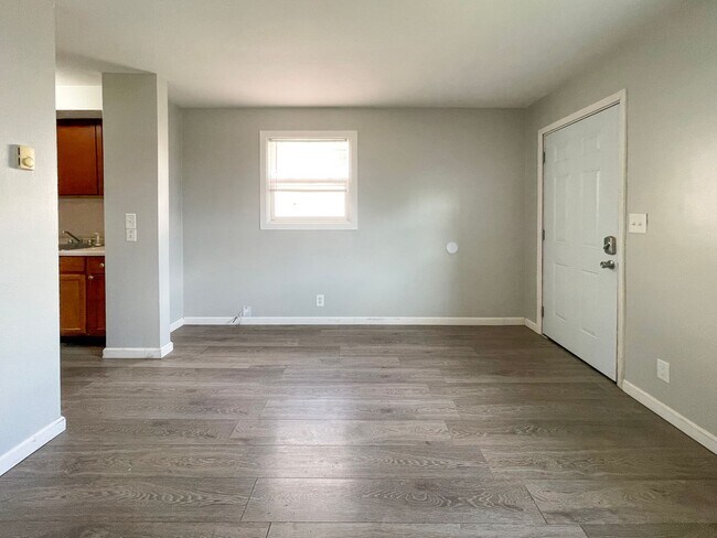 Building Photo - Near Local Shops and Restaurants