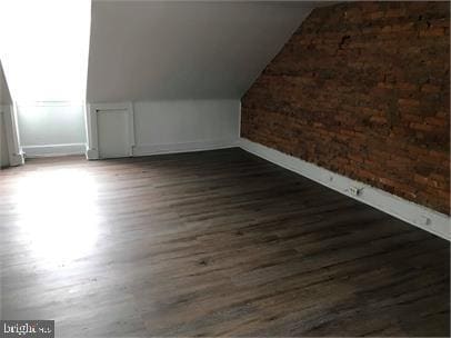 Building Photo - 305 E Chestnut St