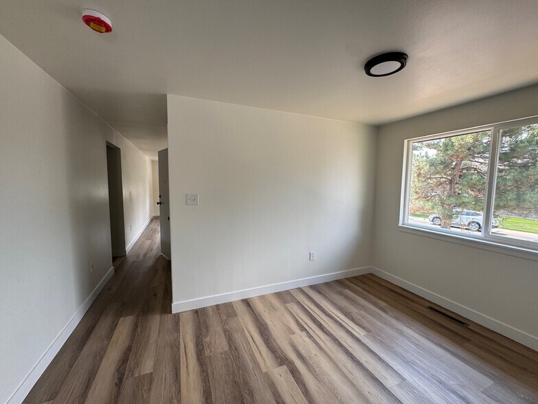 Building Photo - 804 Meeker St