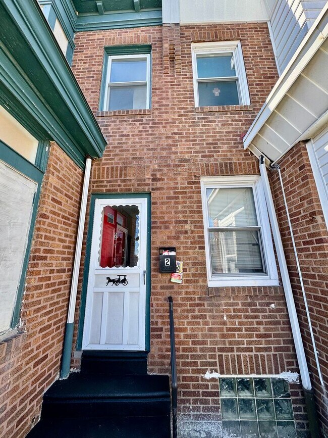Building Photo - 1458 Rosalie St