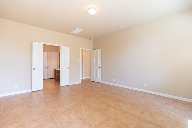 Building Photo - 8922 Weimer Forest