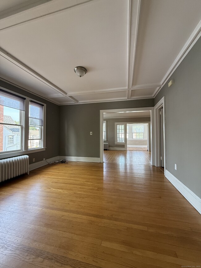 Building Photo - 97 Maplewood Ave