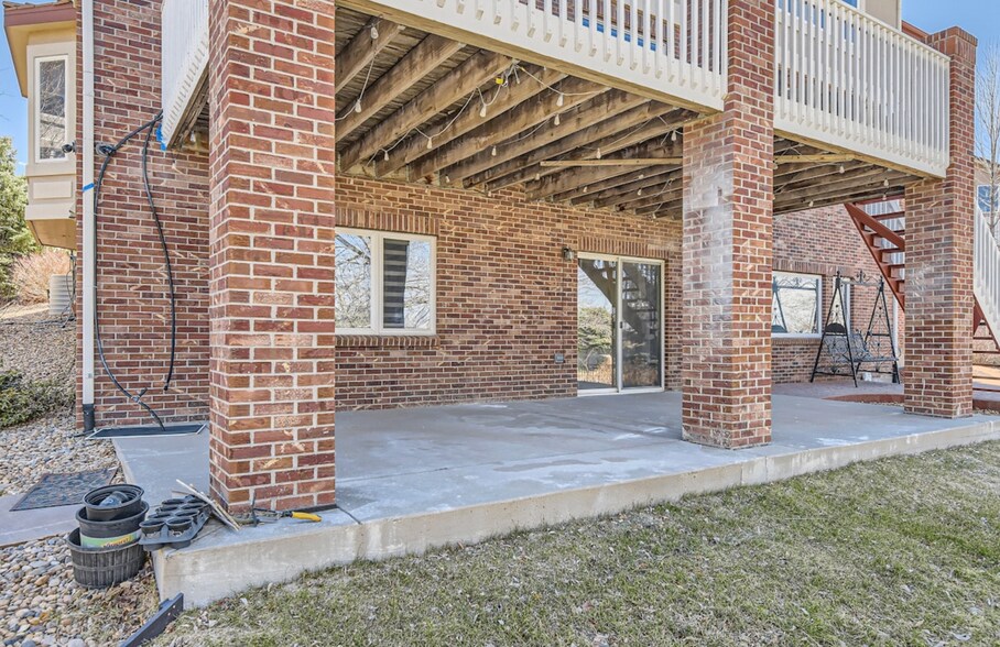 Building Photo - 15721 E Lake Cir