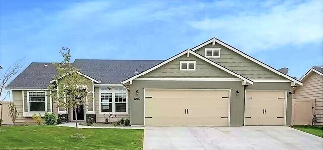 Primary Photo - Beautiful 4 bedroom Nampa home