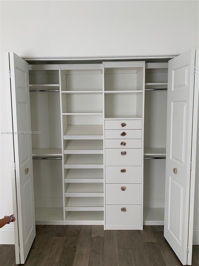 Building Photo - 6013 NW 56th Dr