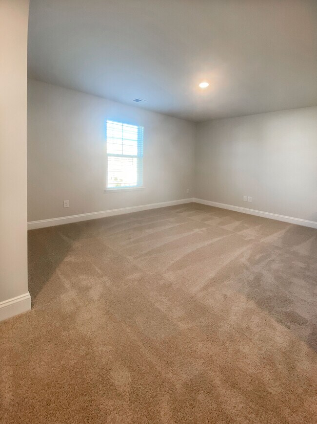 Building Photo - 7047 Shooting Star Way