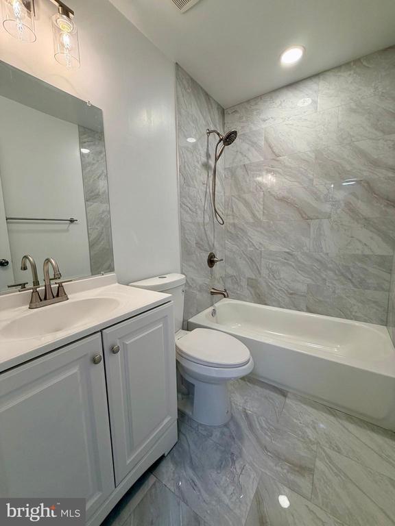 Building Photo - 9618 Inverary Ct