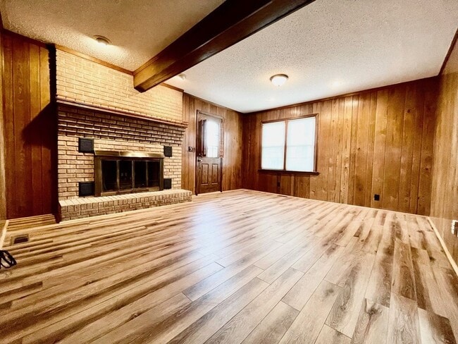 Building Photo - All Brick Ranch Home in Kempsville W/HUGE Yard - Sunroom - Detached 2-Car Garage PLUS Workshop & ...