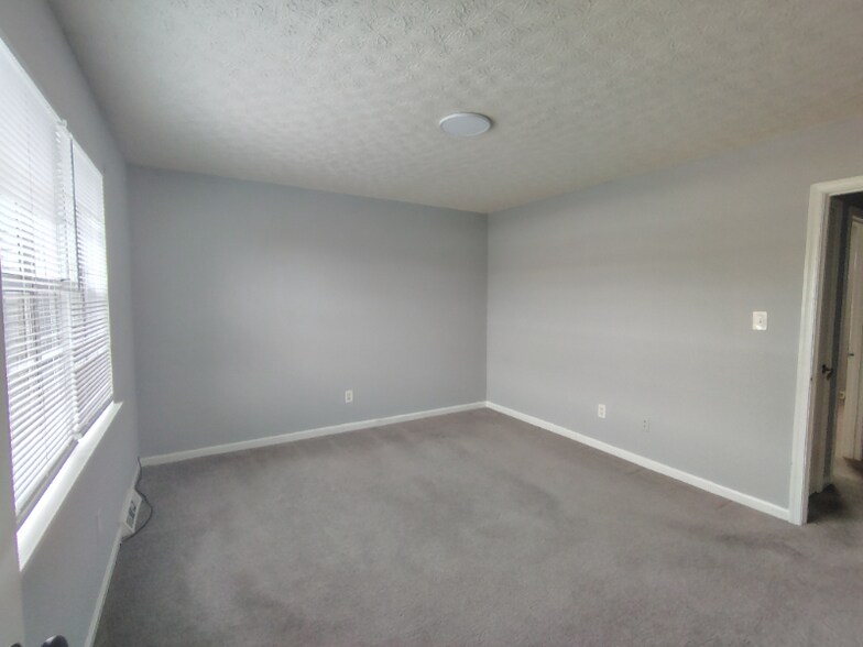 Building Photo - 22 Fonda Dr