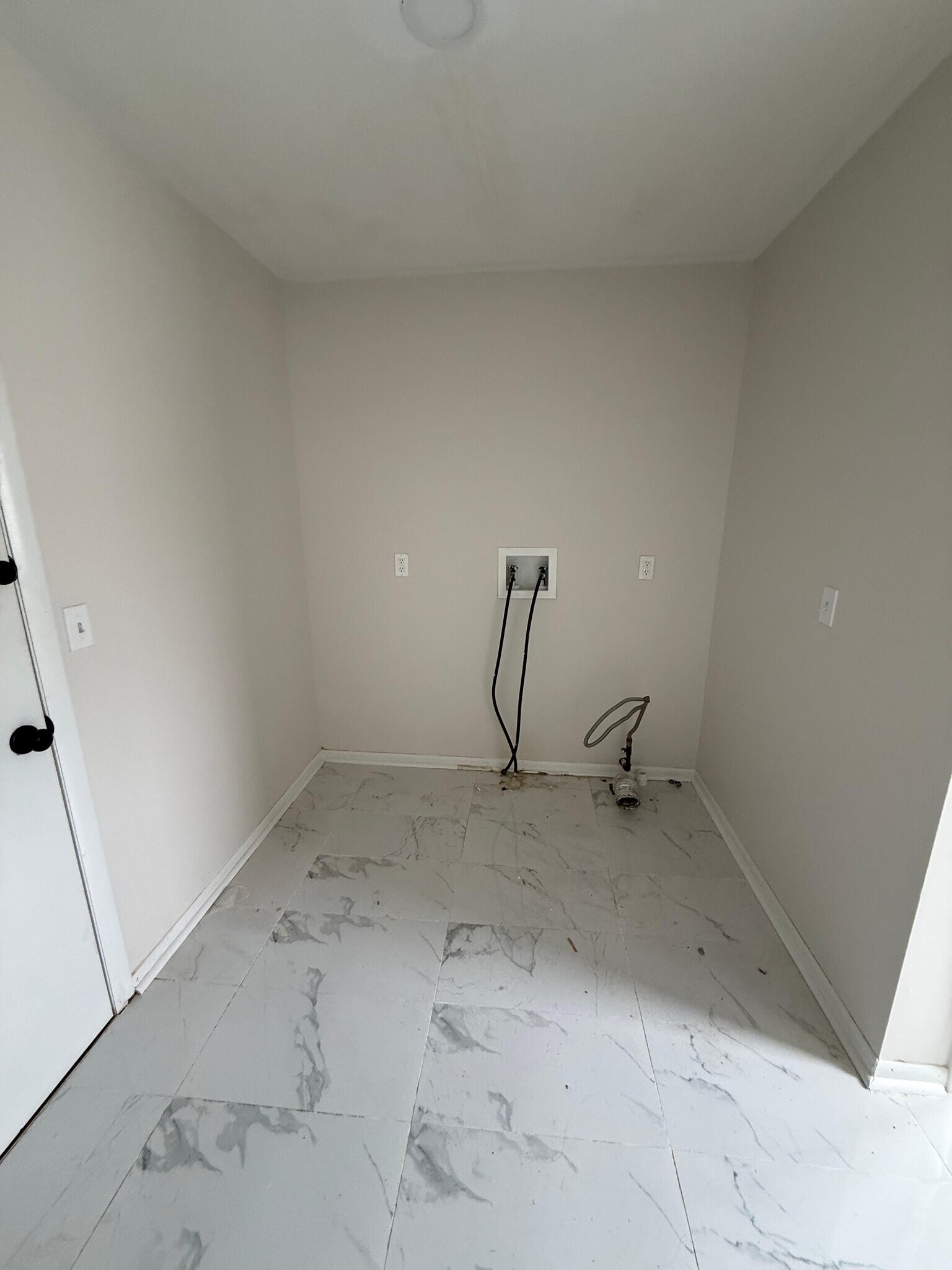 Building Photo - 1221 Windward Ave