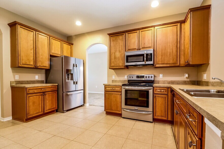 Building Photo - 8101 Pea Tree Ct