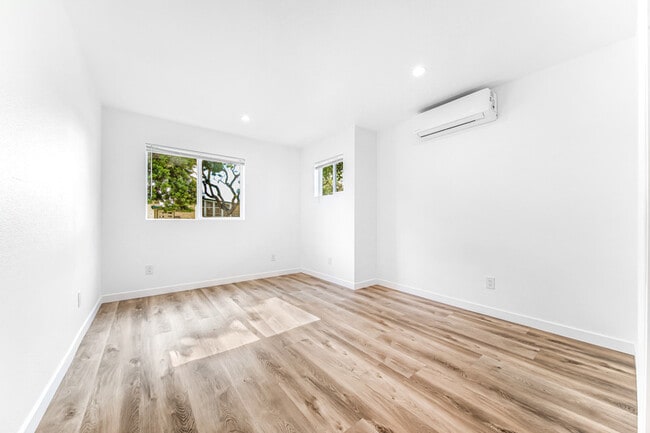 Building Photo - 1720 Petaluma Ave