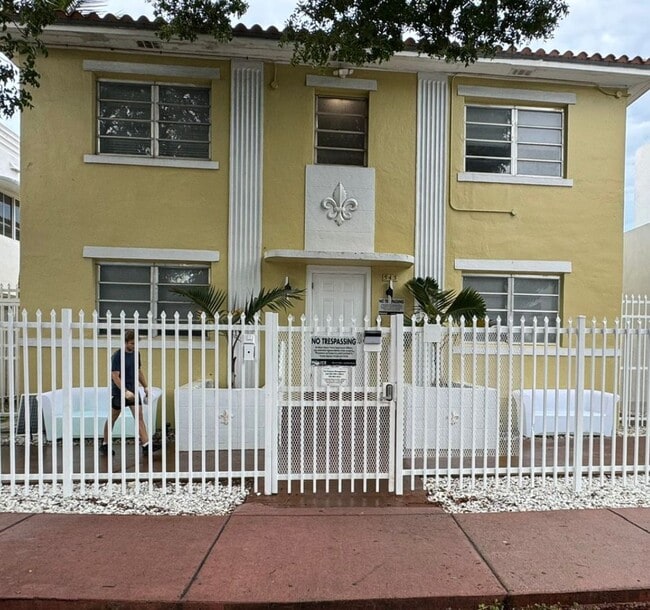 Building Photo - The Bellmore