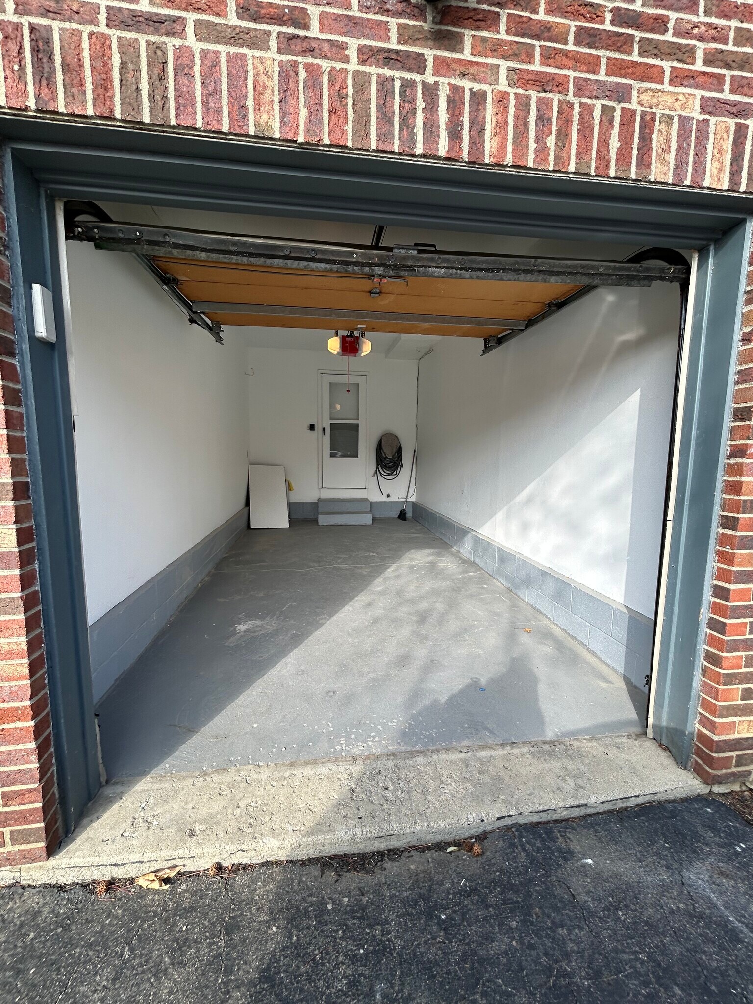 One car garage - 4801 Lady Jane Ave